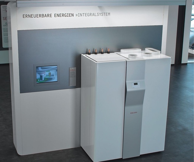 Stiebel Eltron: Lüftungs-Integralgerät LWZ 304/404 SOL mit Kühlfunktion über die Wärmepumpe. - © Stiebel Eltron
 Stiebel Eltron: Lüftungs-Integralgerät LWZ 304/404 SOL mit Kühlfunktion über die Wärmepumpe.