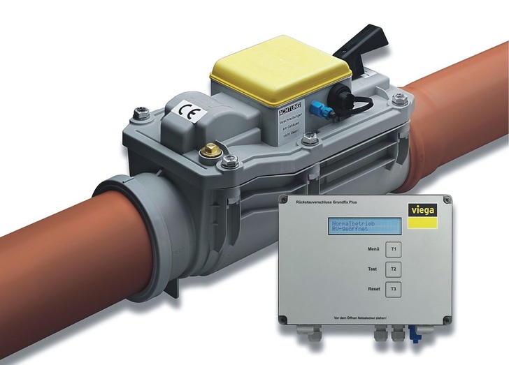 Viega: Der neue Rückstauverschluss Grundfix Plus Control testet täglich, ob Motor und Verschlussklappe voll funktionsfähig sind. - © Viega
 Viega: Der neue Rückstauverschluss Grundfix Plus Control testet täglich, ob Motor und Verschlussklappe voll funktionsfähig sind.