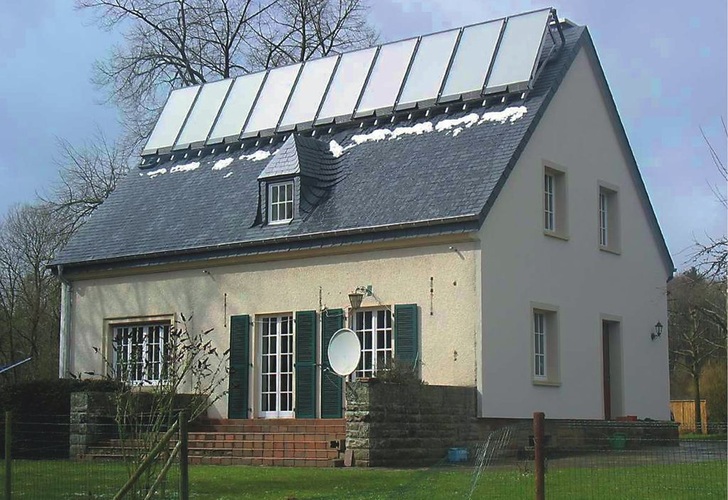 Consolar: Die Solarheizung Solaera kann jetzt auch mit einem bestehenden Gas/Öl-Heizkessel kombiniert werden. - © Consolar
