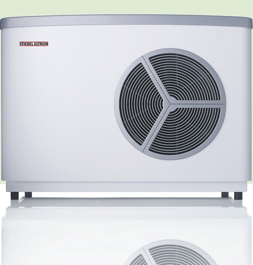 Stiebel Eltron: Luft/Wasser-Wärmepumpe WPL 7/10 ACS zur Außenaufstellung.