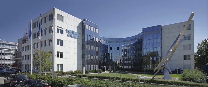 Hauptverwaltung der Walter Meier Klima Schweiz AG in Schwerzenbach bei Zürich. Das Unternehmen ist in der Schweiz neuer Distributionspartner von Mitsubishi Electric.