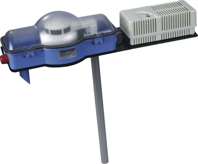 Hekatron: Lüftungsrauch­schalter LRS 230 V DIBt zur Ansteuerung von Brand- und Rauchschutzklappen. - © Hekatron
