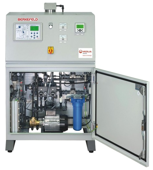 Berkefeld: Die midiCEDI kombiniert Umkehrosmose und Elektrodeionisation und erzeugt vollentsalztes Wasser.