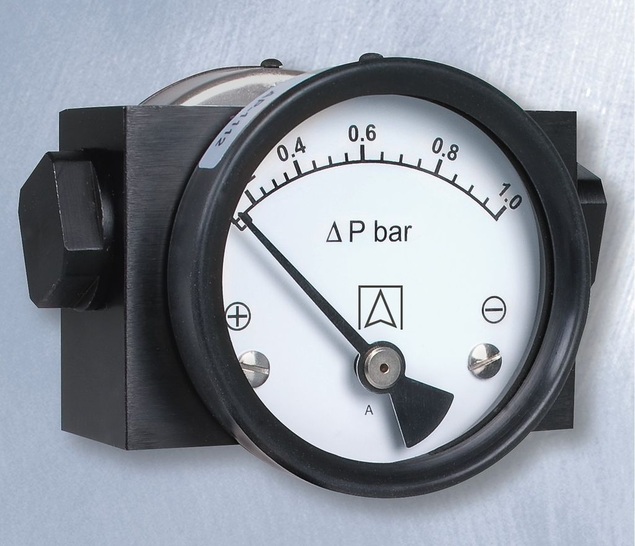 Afriso-Euro-Index: Differenzdruck-Manometer für hohe statische Drücke mit beidseitiger Anzeige.