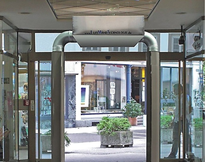 LWT: Market-Portal zur barrierefreien Abschirmung mit Basisgerät über dem Eingang.