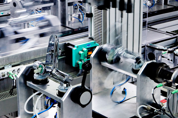 Armaturen-Fertigung bei Hansgrohe in Offenburg/Elgersweier.