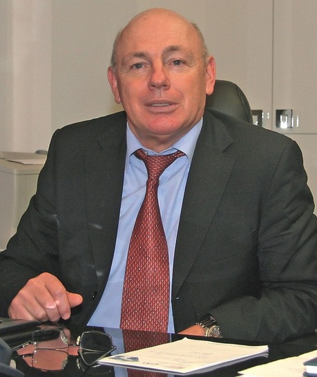 Karl-Heinz Hottgenroth: „Software-Applikationen bei Weiterentwicklungen durch Schnittstellen kom­patibel zu halten, ist ein sehr teurer Prozess, den letztendlich die Anwender bezahlen müssen. Auch die ­Benutzung über Schnittstellen verursacht unnötigen Aufwand beim Anwender. Mit unserem Datenmodell ­haben wir das Problem gelöst und gleichzeitig die Grundlage geschaffen, über die Simulation eine neue Auslegungsqualität zu ermöglichen.“