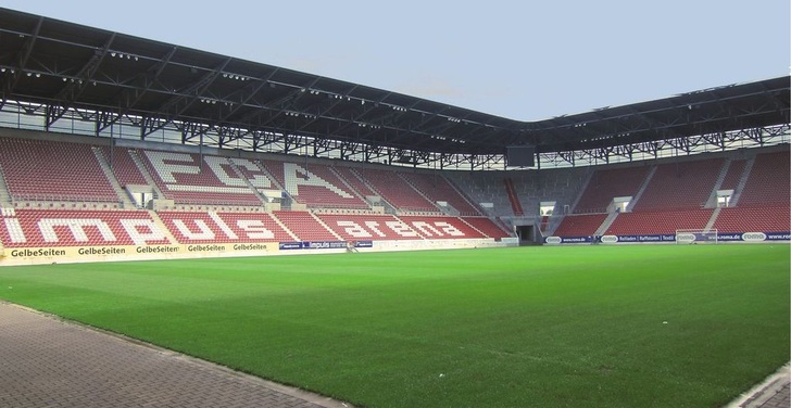 Abb. 1 Das im Sommer 2009 eröffnete Fußballstadion impuls arena fasst rund 30000 Zuschauer. - © Grünbeck
