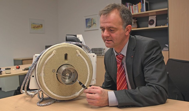 Abb. 1 Marc Oliver König: Beim WOB sind wir bezüglich der Emissionen an der Grenze von dem angelangt, was der Brennstoff diktiert, ebenso beim Wirkungsgrad. Auch den Hilfsenergiebedarf ­haben wir deutlich ­gesenkt. Der WOB ­markiert in der Öl-Brennwerttechnik eine neue Dimension.