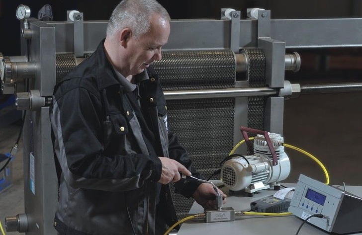 GEA PHE Systems: Schnelles Leckageprüfverfahren mit Formiergas für Plattenwärmeübertrager. - © GEA PHE Systems
