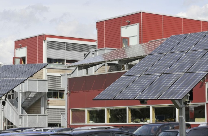 Abb. 1 Als Nullemissionsfabrik ausgezeichnet: Solvis in Braunschweig ist die „Energieeffizienteste Gewerbeimmobilie in Deutschland“.