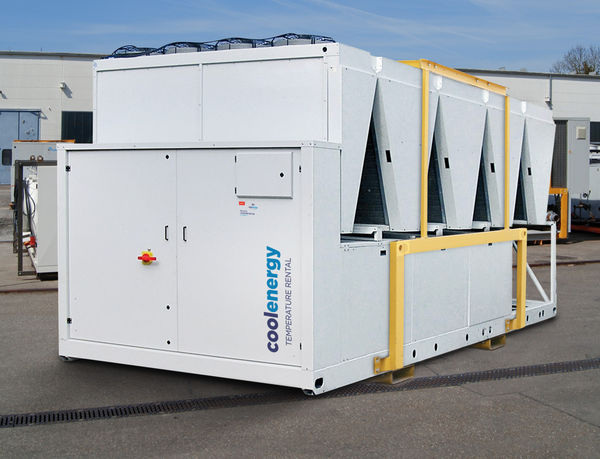 Neu in der Mietflotte von CoolEnergy: Ein besonders leise arbeitender Kaltwassersatz zur Versorgung von Klimatisierungen in geräuschsensiblen Bereichen. - © CoolEnergy
 Neu in der Mietflotte von CoolEnergy: Ein besonders leise arbeitender Kaltwassersatz zur Versorgung von Klimatisierungen in geräuschsensiblen Bereichen.