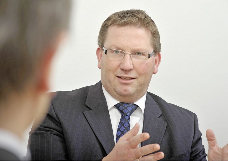 Alfred Gayer: „RWE wird durch seine Historie bedingt eher mit anderen Themen als flexiblen Energiedienstleistungen und der Verbesserung der Energieeffizienz in Verbindung gebracht. Deswegen ist es für uns wichtig zu erläutern, wofür wir stehen und dass wir ein ‚anderes‘ RWE verkörpern und uns hier als eine Keimzelle neuer Dienstleistungen verstehen.“