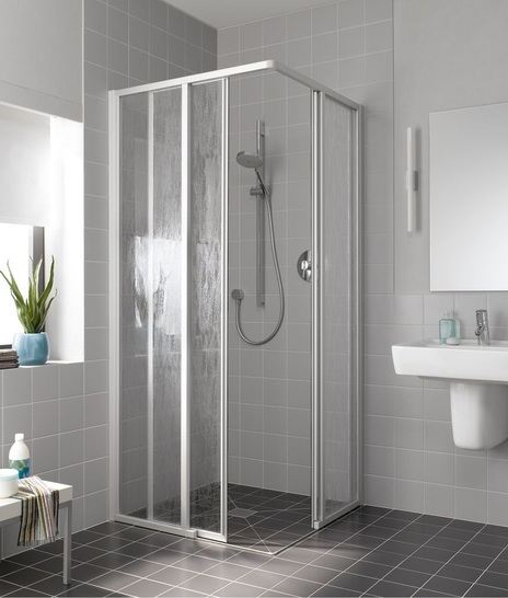 Kermi: Nova 2000 Eckeinstieg 2-teilig bodenfrei mit Gleittüren und dem Duschplatz Point.