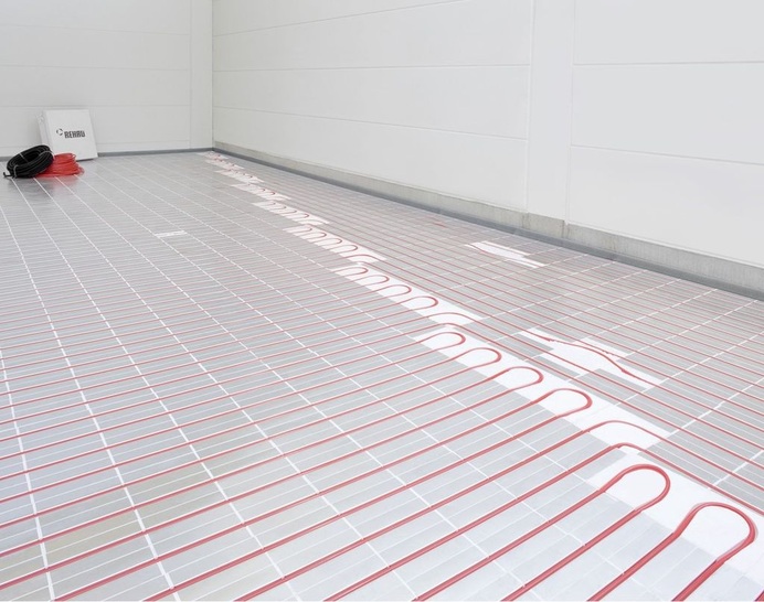 Das Rehau Trockensystem mit ­flächenelastischem Sportboden eignet sich durch die kurze Bauzeit und geringe Aufbauhöhe auch für die Sanierung.