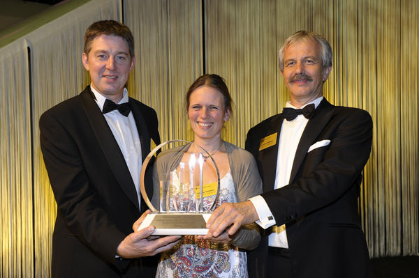 Udo Geisel, Sabine Altmann, Andreas Wagner bei der Auszeichnung zum Entrepreneur des Jahres 2011 in der Alten Oper in Frankfurt. (Quelle: Wagner / BrauerPhotos) - © BrauerPhotos
