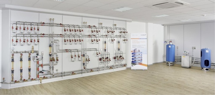 TA Heimeier: An der „Demoramp“ können u.a. hydraulischen Schaltungen demonstriert werden.