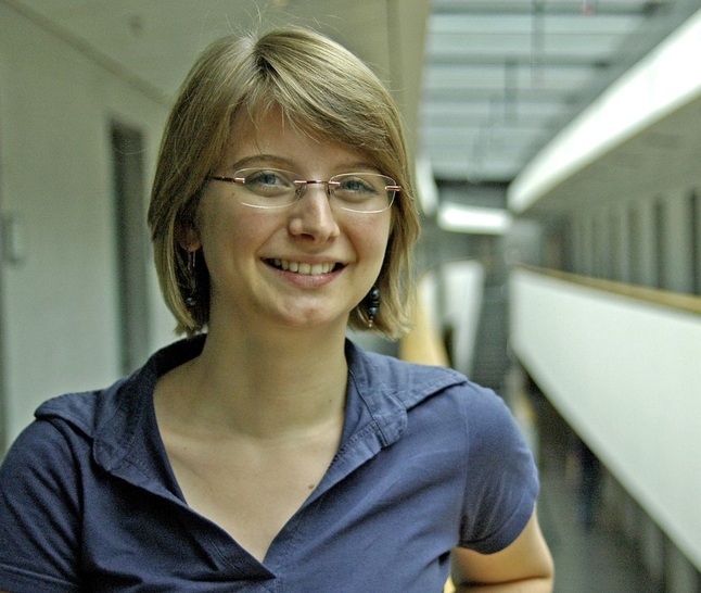 Frauke Rogalla: „Es fehlen bis heute die Beweise, dass die gängigen intelligenten Stromzähler für den Verbraucher wirklich zu einer Kosten­entlastung führen. Fakt ist, dass die Installation intelligenter Zähler zusätzliche Kosten verursacht.“