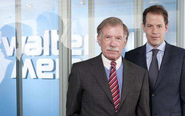 Dr. Reto E. Meier übergibt die Kontrolle von Walter Meier an seinen Sohn und CEO Silvan G.-R. Meier. (Quelle: Walter Meier)