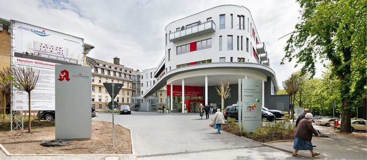 Abb. 1 Ambulanzklinik JosefCarree in unmittelbarer Nachbarschaft zur Universitätsklinik St. Josef Hospital in Bochum.