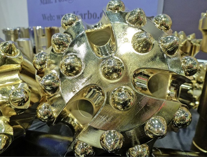 Abb. 1 In der Geothermiebranche ist nicht alles Gold was glänzt. Die oberflächennahe Geothermie spürt die Folgen einer Häufung medienwirksamer Schäden rund ums Bohrloch. Insbesondere private Hausbesitzer halten sich zurück.