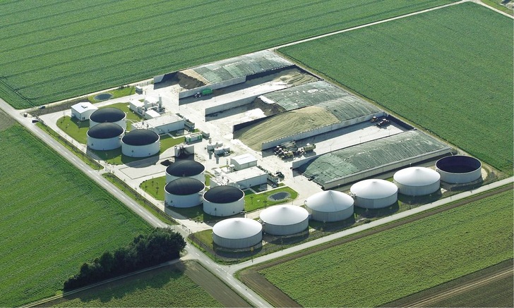 Abb. 1 Biogasanlagen können in einem virtuellen Kraftwerk sowohl Grundlast als auch Spitzenlast bereitstellen. - © Viessmann

