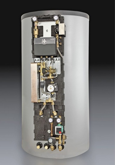 Oventrop: EnergiespeicherZentrale Regucor WHS mit Anschlussgruppen. - © Oventrop
 Oventrop: EnergiespeicherZentrale Regucor WHS mit Anschlussgruppen.