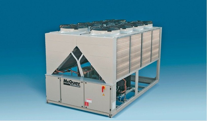 aircool: Luftgekühlte Kaltwassersatz der ACZC-Baureihe von McQuay. - © aircool

