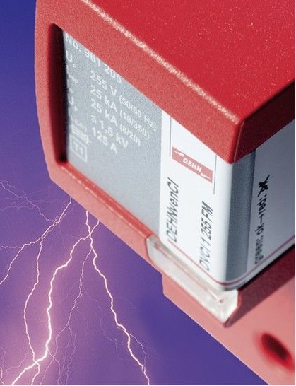 Dehn: DehnvenCI schützt ­Anlagen und hat einen sehr ­geringen Platzbedarf.