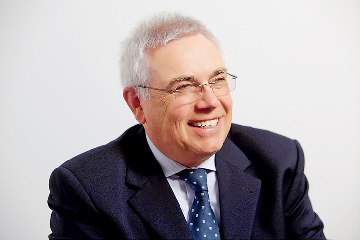 Abb. 1 Johannes Milde: „Ein intelligentes Netz muss auf Teilautonomie und lokal intelligenten Zellen aufbauen, die miteinander kommunizieren. Ein intelligentes Netz, das bis zum einzelnen Gerät misst, regelt und steuert, ist aus unserer Sicht nicht realisierbar.“