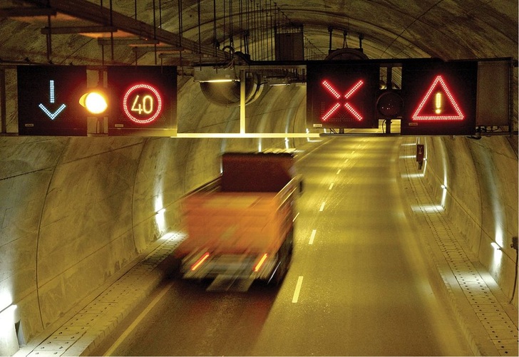 Abb. 1 Die Anzahl und Länge von Straßen- und Eisenbahntunneln steigt rasant und damit auch die Gefahr von Katastrophen.