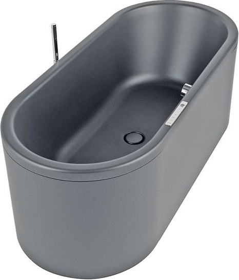 Das Bedienpanel der Kaldewei Comfort Select lässt sich nahezu bündig in den Wannenrand ­integrieren.