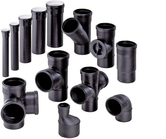 Geberit Silent-PP: Komplettes Stecksystem mit Mehrschichtrohren und rippenverstärkten Formstücken.