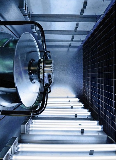 Bäro: Bestrahlungskammer mit UV-C-Niederdruckstrahlern.