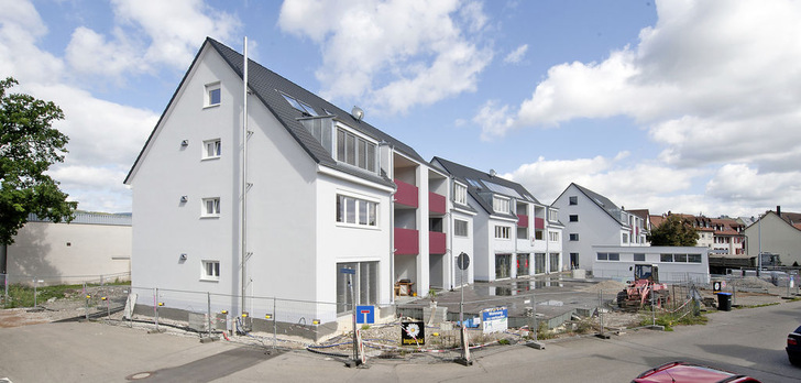 Abb. 1 Gehobene Wohnqualität auf Komfort-Standard: das in mehreren Bauabschnitten errichtete Wohn- und Geschäftshaus in Steinen im Badischen. - © Viega
