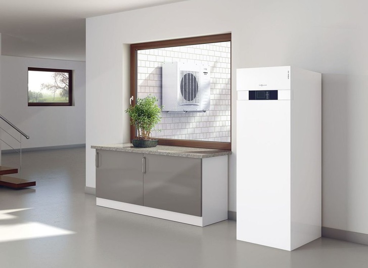 Viessmann: Mit Wärmepumpen lässt sich ein Maximum des selbst erzeugten Solarstroms im eigenen Haus nutzen, im Bild die Viessmann Vitocal 222-S.