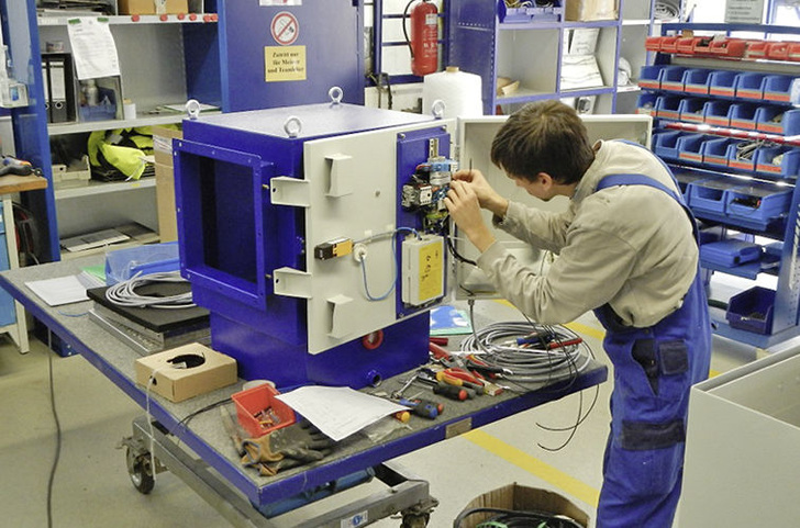 Produktion von Kanalabscheidern bei Rentschler Reven.