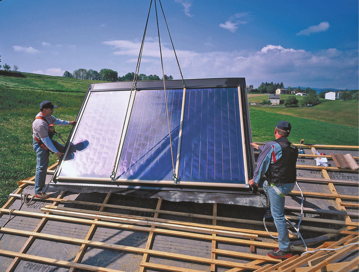 Abb. 1 Mit Simulationsprogrammen lassen sich kleine, aber auch große Solarthermie-Anlagen noch vor deren Montage optimieren. - © Bramac
