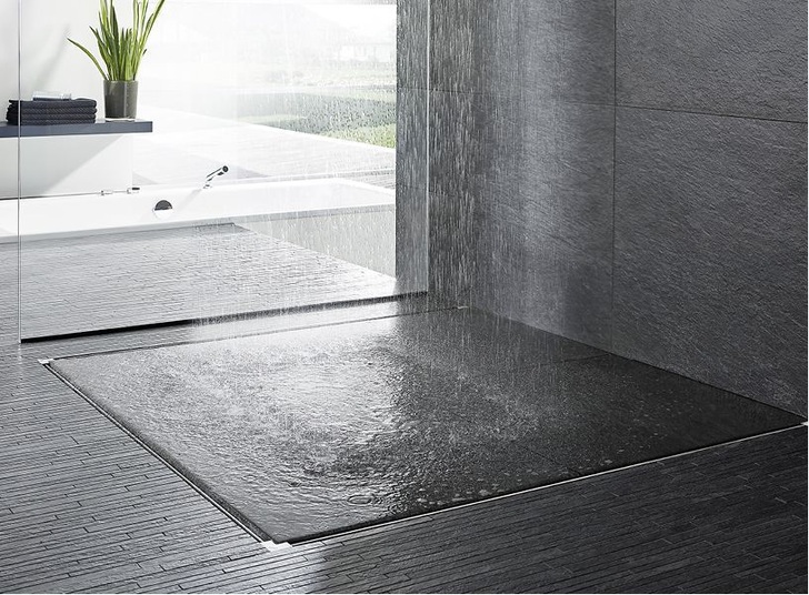 Viega: Duschrinne Advantix Vario — Maßarbeit ohne Sonderanfertigung, auch über Eck.