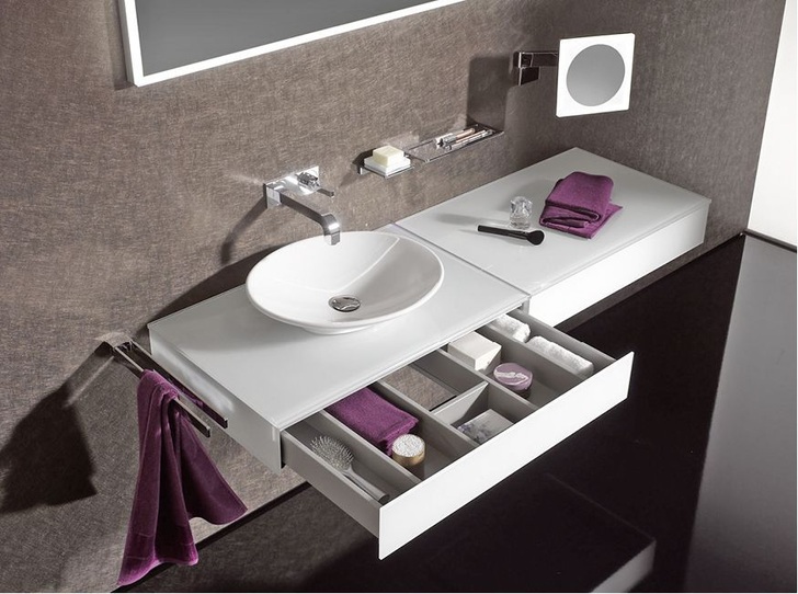 Emco: Waschtischboard und Ablageboard. - © Emco
 Emco: Waschtischboard und Ablageboard.