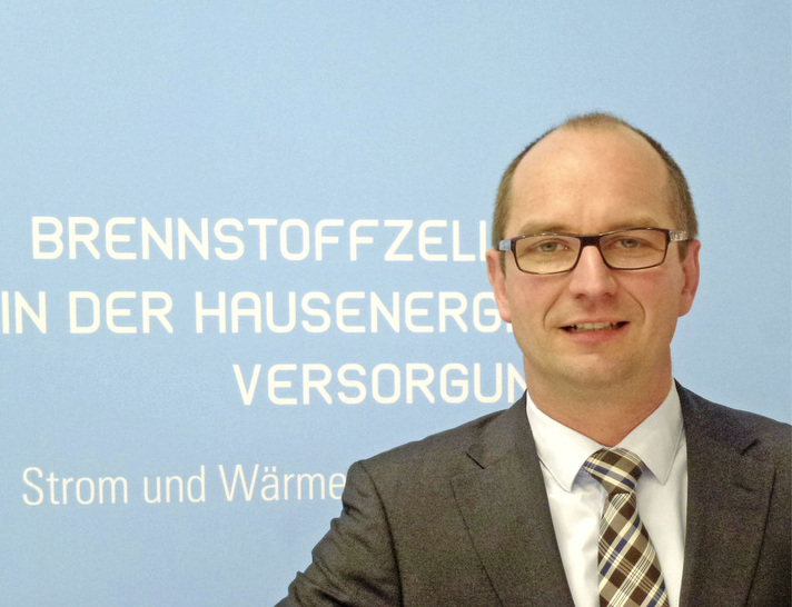 Abb. 1 Andreas Ballhausen: „Es wird mit Sicherheit kein Schalter umgelegt mit der Ankündigung: jetzt beginnt die Markt­einführung der Brennstoffzellen-Heizgeräte.“ - © Wolfgang Schmid
