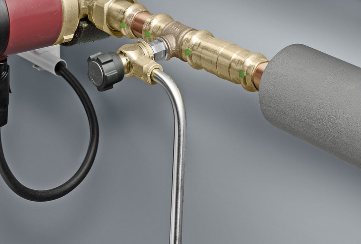 Abb. 1 In der Trinkwasser-Installation müssen gemäß § 14 TrinkwV ­geeignete Probennahmestellen ­vorhanden sein. Sie können einfach nachgerüstet werden.