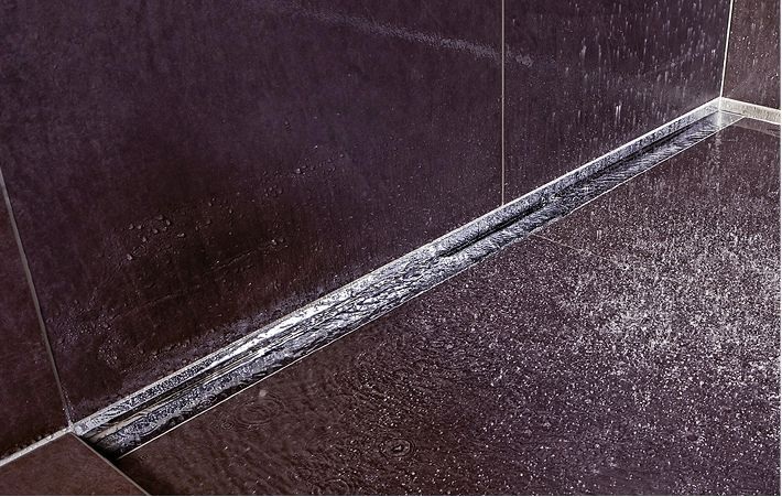 Dallmer: CeraWall S kombiniert die Vorteile von Punktablauf und Ablaufschiene.