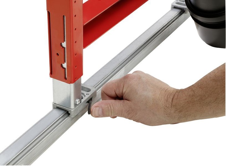 Teceprofil-Modulfuß mit Clipverschluss.