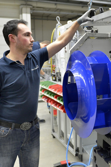 Ventilatorenfertigung bei Ziehl-Abegg.