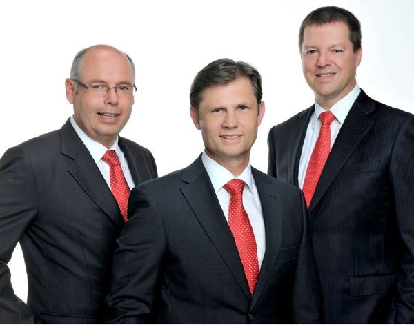 Das Geschäftsführer-Team der Hoval GmbH: Peter Wimböck, Christian Lorenz und Wolfgang Allgäuer. - © Hoval
