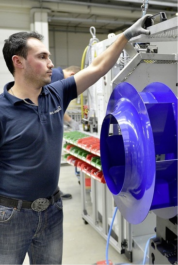 Ventilatorenfertigung bei Ziehl-Abegg.