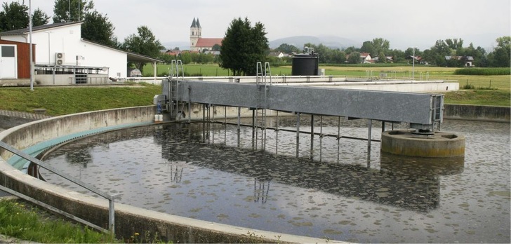 Abb. 1 Dass sich Erdreich, Luft und Grundwasser als Wärmequellen für den Wärmepumpenprozess erschließen lassen, ist allgemein bekannt. Es gibt aber noch viele andere Möglichkeiten.