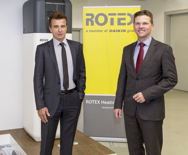 Dr. Franz Grammling (links) und Georg Blümel, beide Geschäftsführer der Rotex Heating Systems GmbH, wollen auch in Zukunft die Entwicklung hochqualitativer und innovativer Produkte vorantreiben.