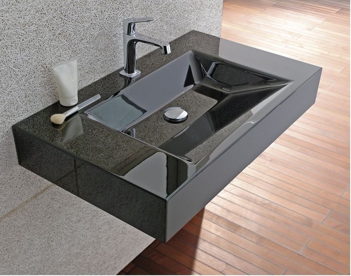 BetteAqua Waschtisch in Schwarz. - © Bette
 BetteAqua Waschtisch in Schwarz.